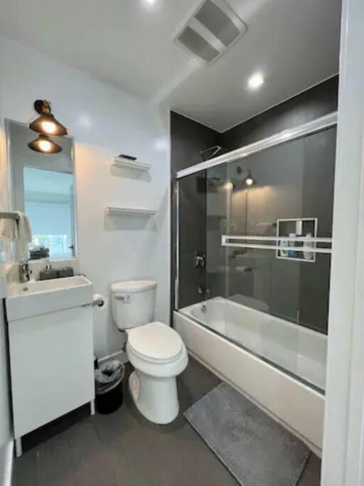 Holiday home 4br Townhouse In Mid City -cr1 Los Angeles
