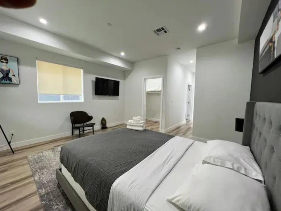 Holiday home 4br Townhouse In Mid City -cr1 Los Angeles