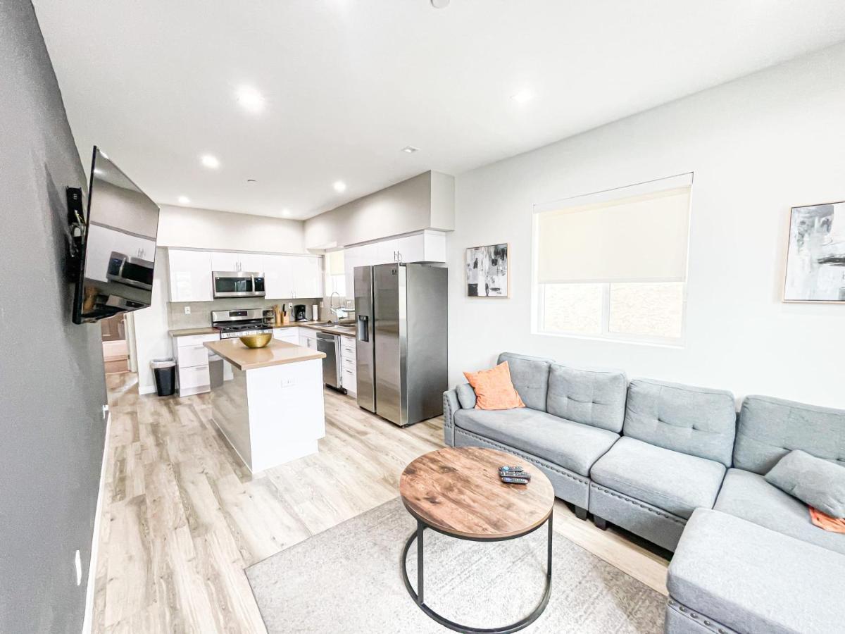 Holiday home 4br Townhouse In Mid City -cr1 *
